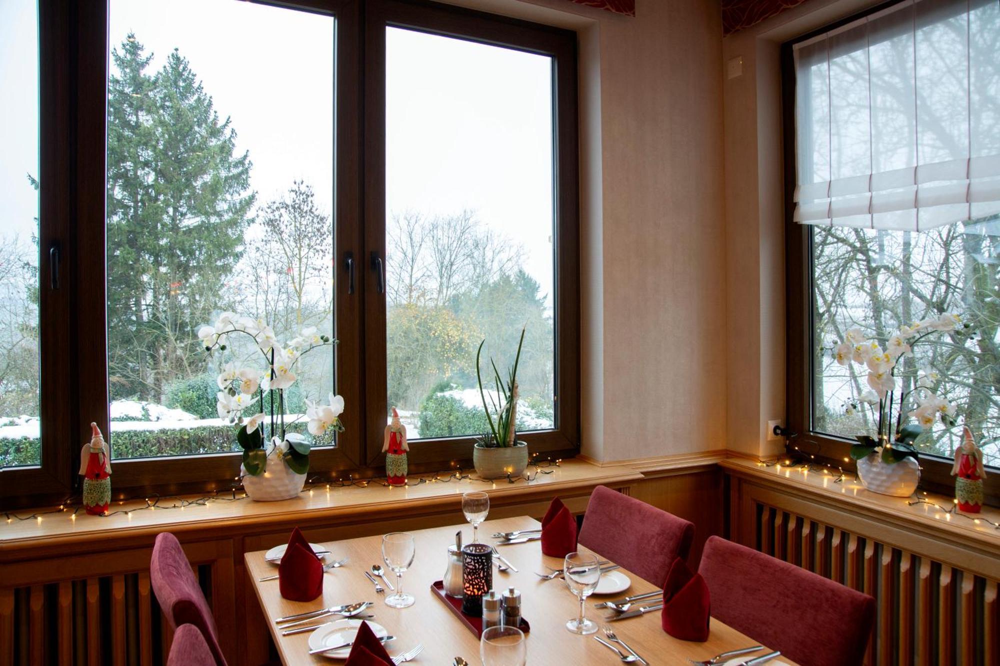 Haus Hubertus 호텔 Winterspelt 외부 사진